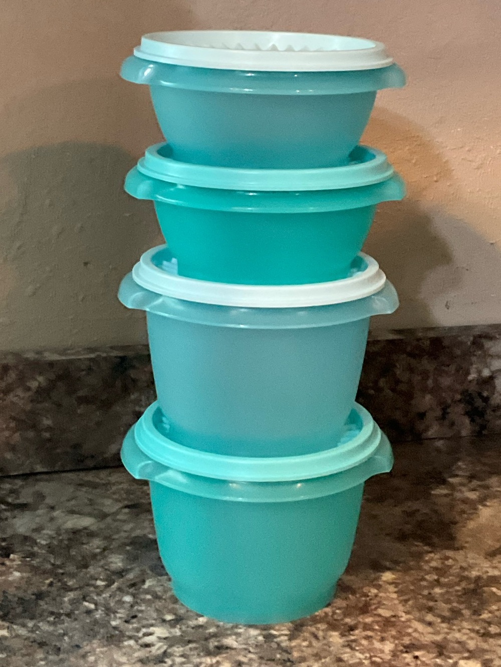 Tupperware Set Turquoise Stackable Food Storage Bowls with Lids